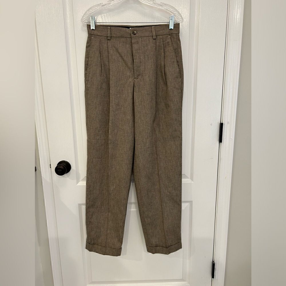 Claiborne Women’s Classic 100% Cotton Pleated Tan Trousers Size 30